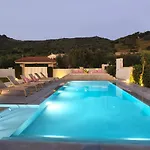 Gala's Elegant Villa *