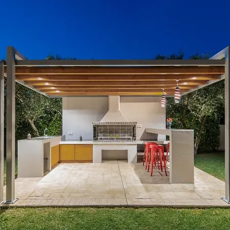 Villa Gala's Elegant Tragaki