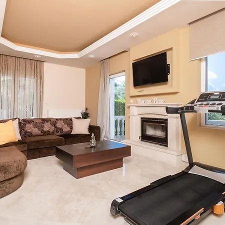 Gala's Elegant Villa *