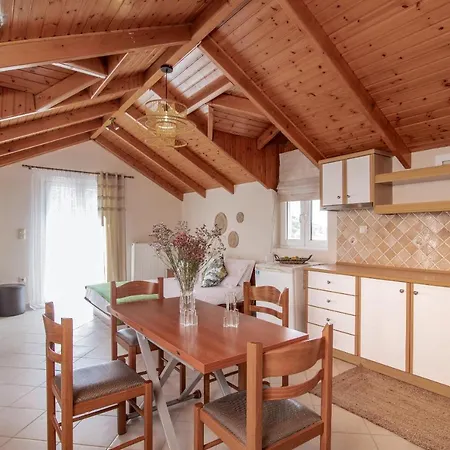 Gala's Elegant * Tragaki