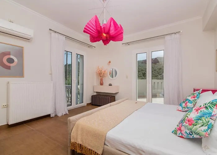 Villa Gala's Elegant Tragáki