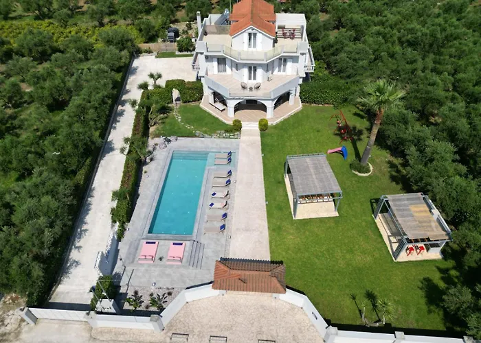 Gala's Elegant Willa *