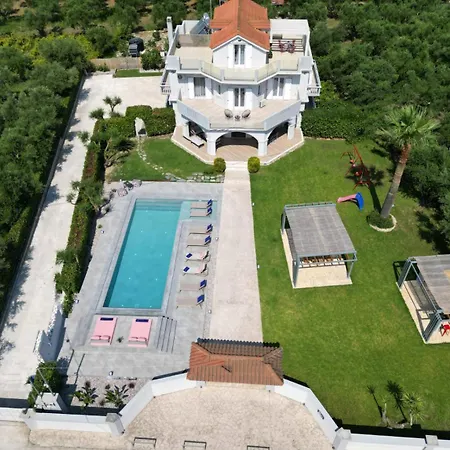 Gala's Elegant Vila *
