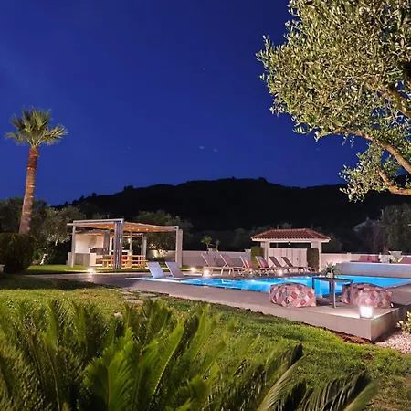 Gala's Elegant Vila