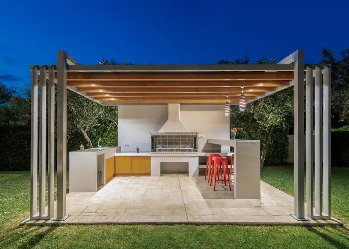 Villa Gala's Elegant Tragaki