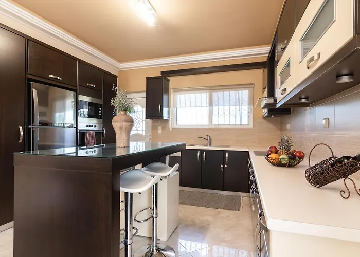 Villa Gala's Elegant Tragaki